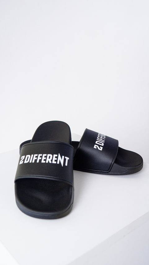 2DIFFERENT SLIDERS - BLACK